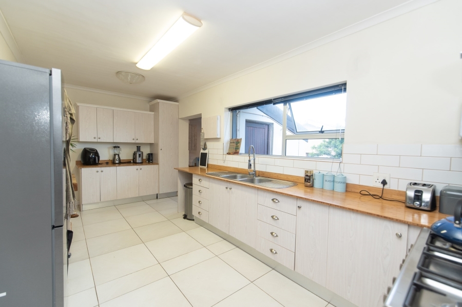 5 Bedroom Property for Sale in Lovemore Heights Estate Eastern Cape